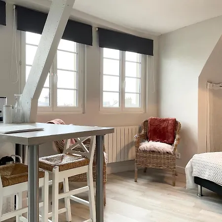 דירה Mon D'attache